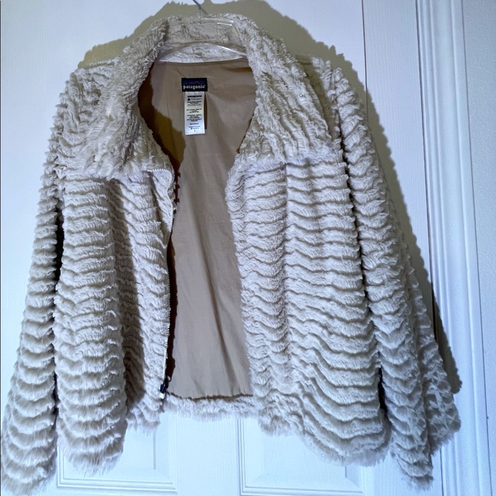 Patagonia fuzzy ivory fleece size S